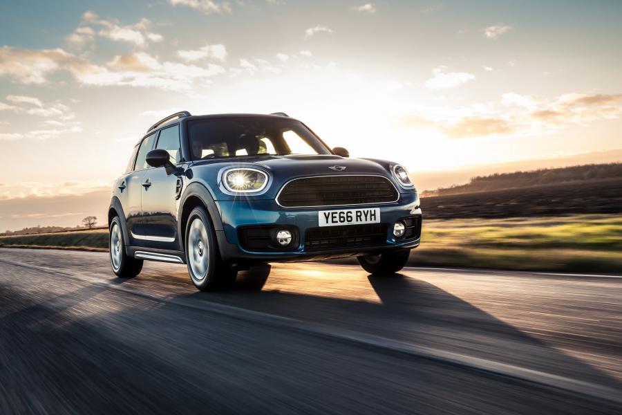  Mini Cooper D Countryman 2017 года  (UK) (фото 18 из 29)